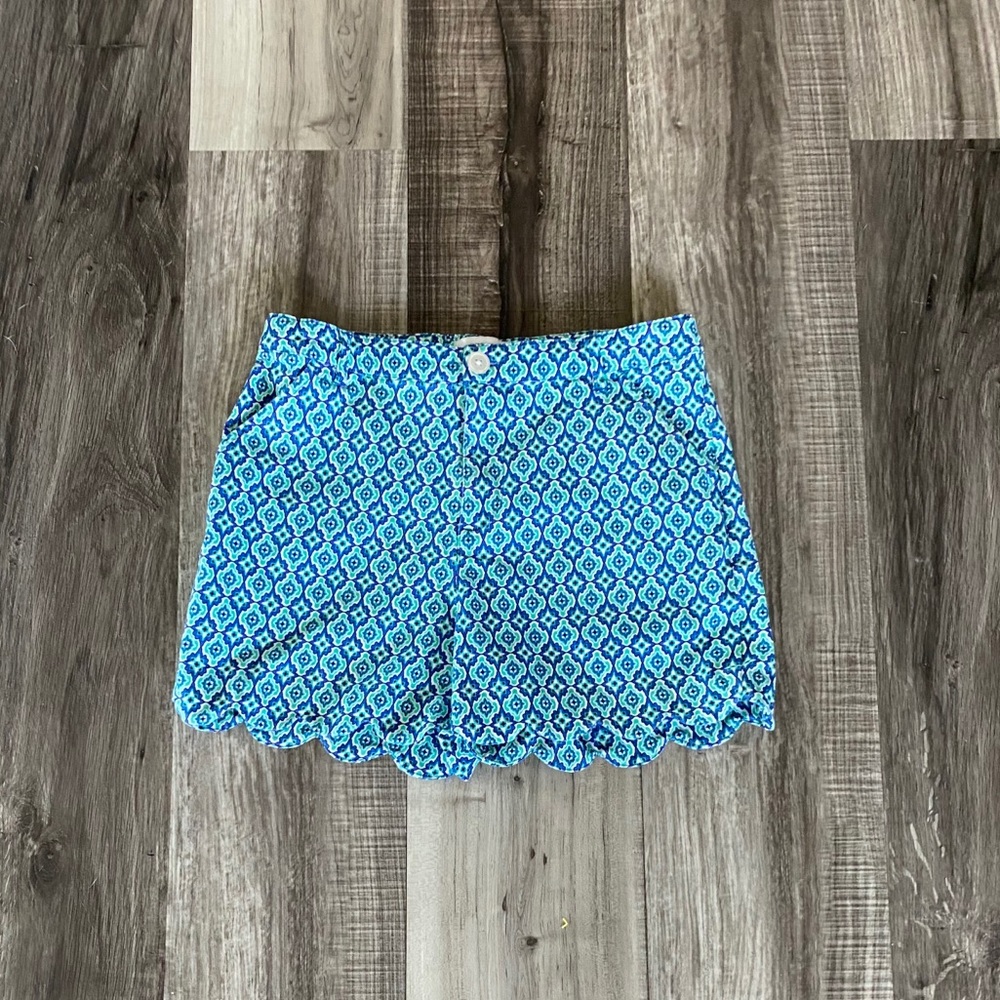 Crown and Ivy girls size 16 scalloped shorts